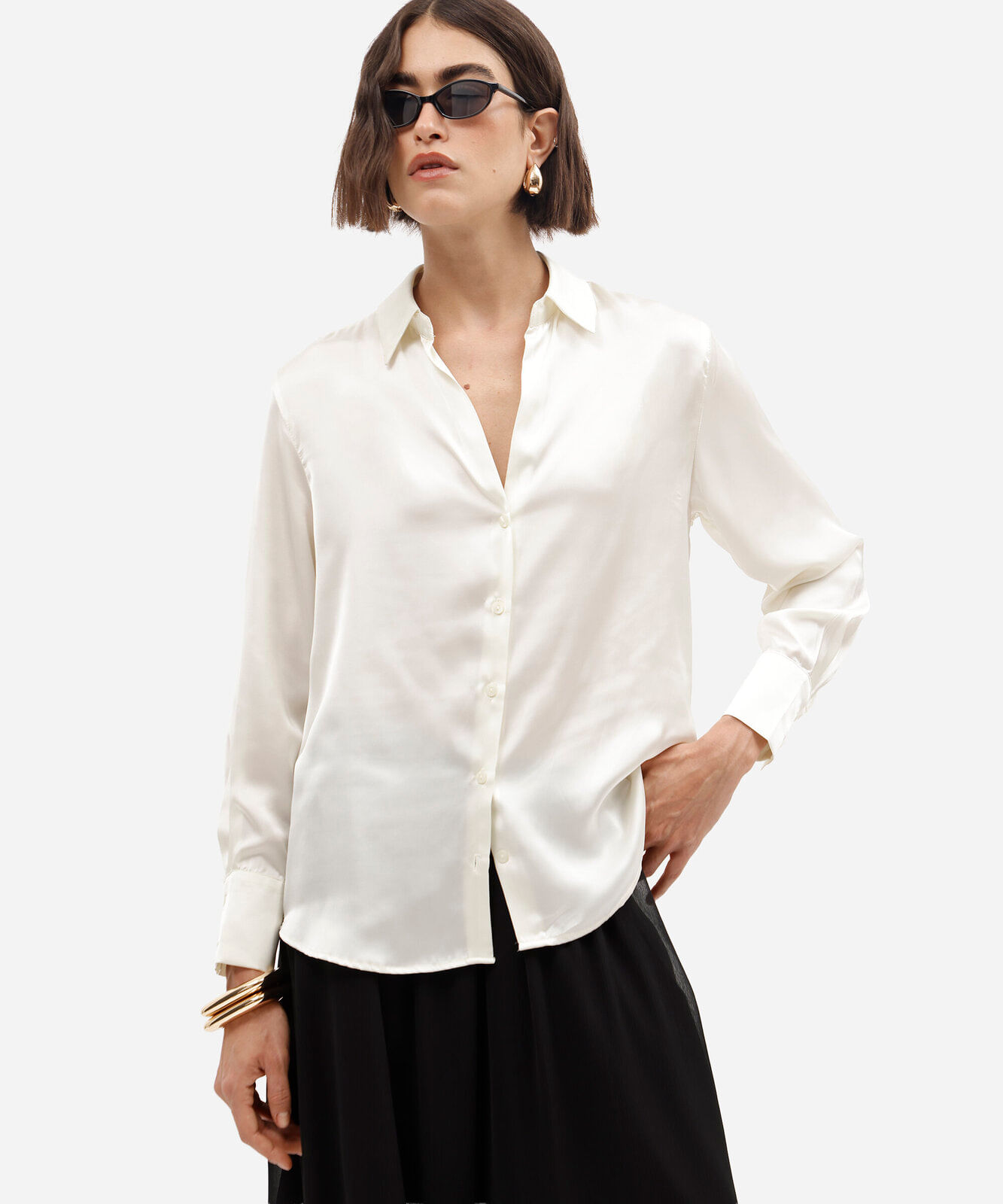 camisa feminina manga longa acetinada bege