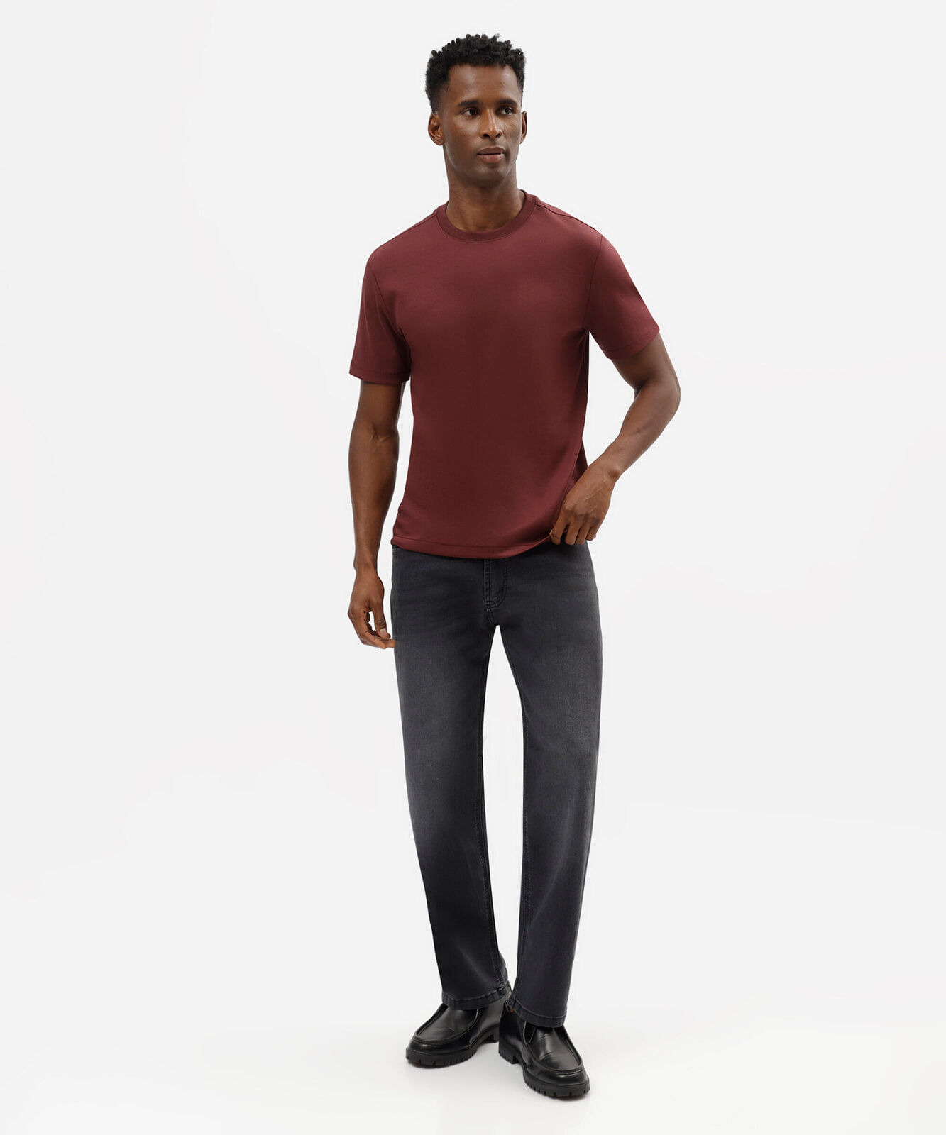 camiseta slim fit masculina de algodão peruano manga curta vinho