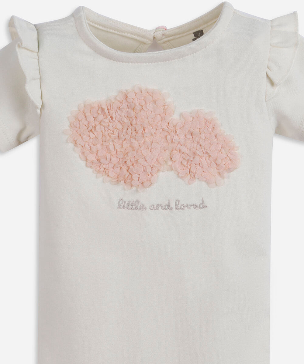 body infantil de algodão com coração off white