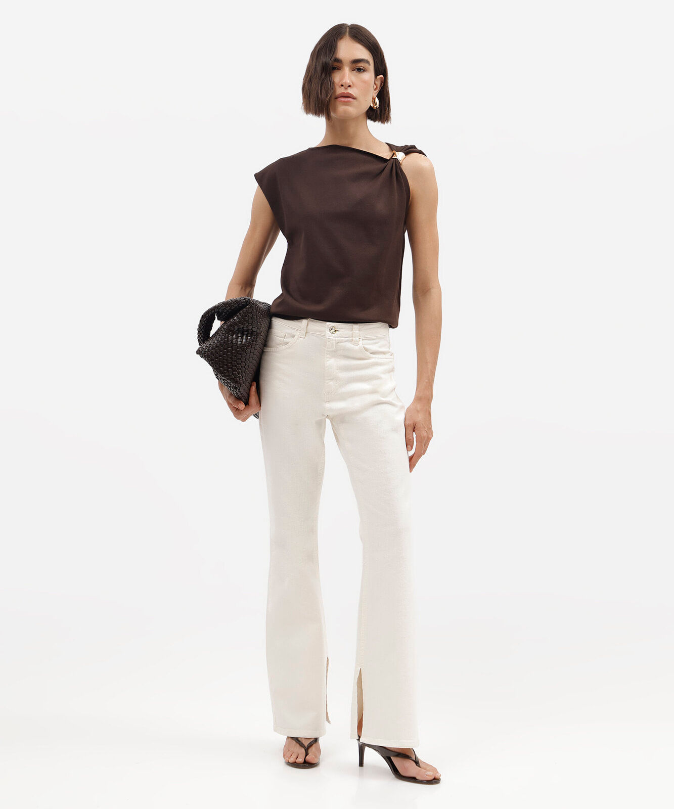 calça boot cut feminina de sarja com fendas cintura alta bege