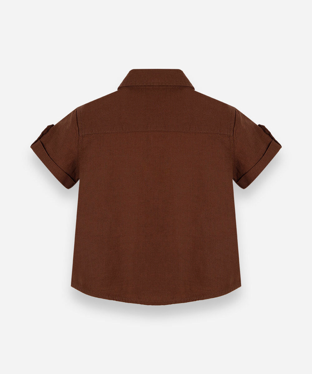 camisa de algodão infantil com mangas curtas e botões marrom