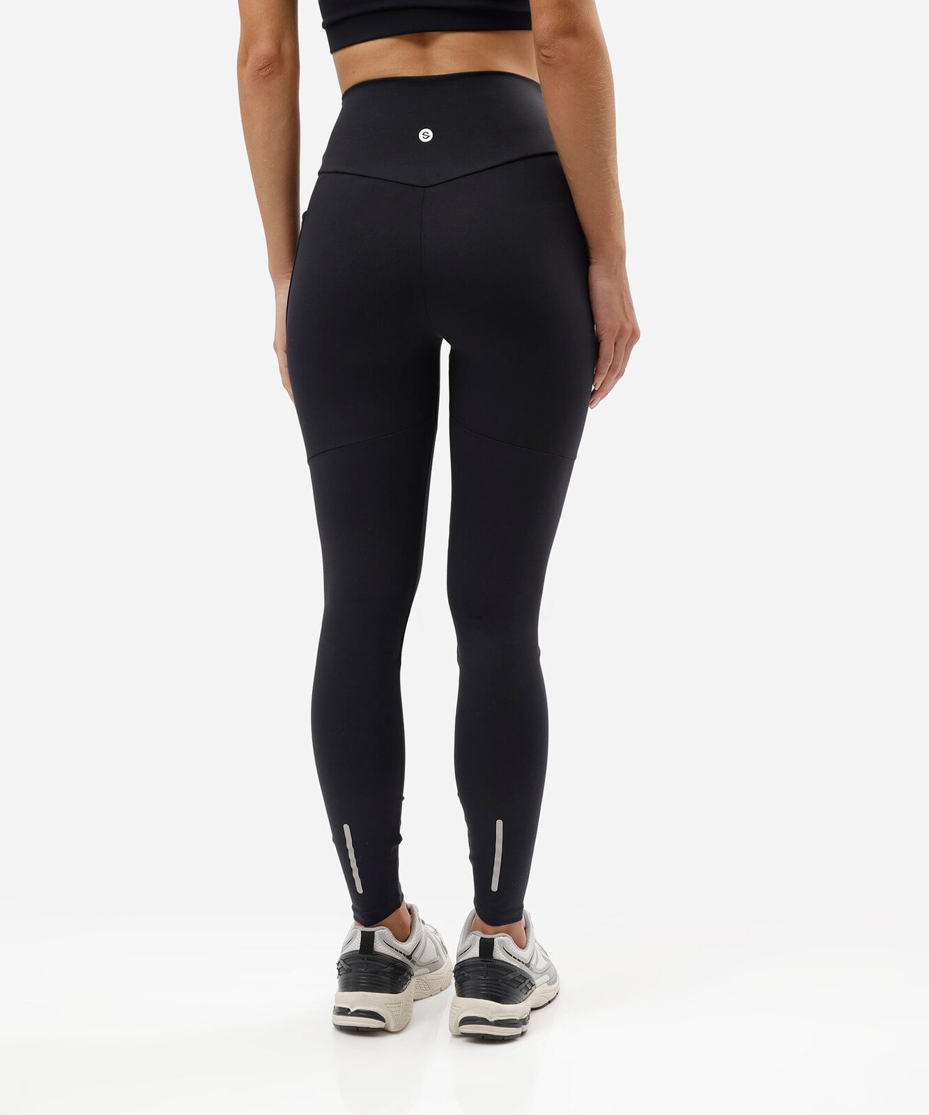 calça legging esportiva feminina de poliamida com bolso preta