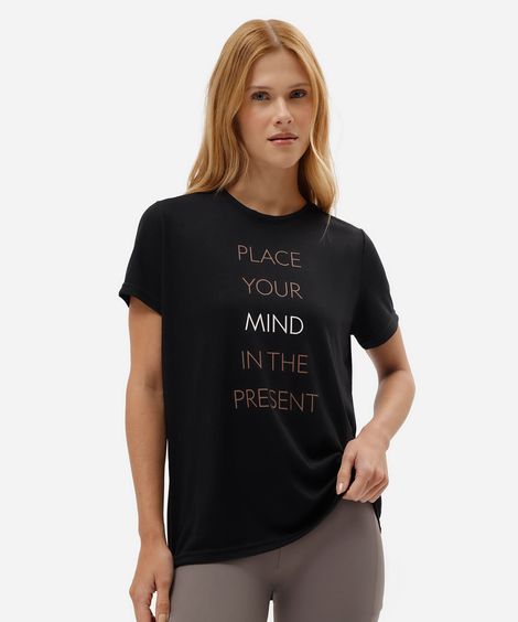 camiseta esportiva feminina manga curta estampada preta