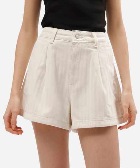 short feminino de sarja com pregas cintura alta texturizado bege
