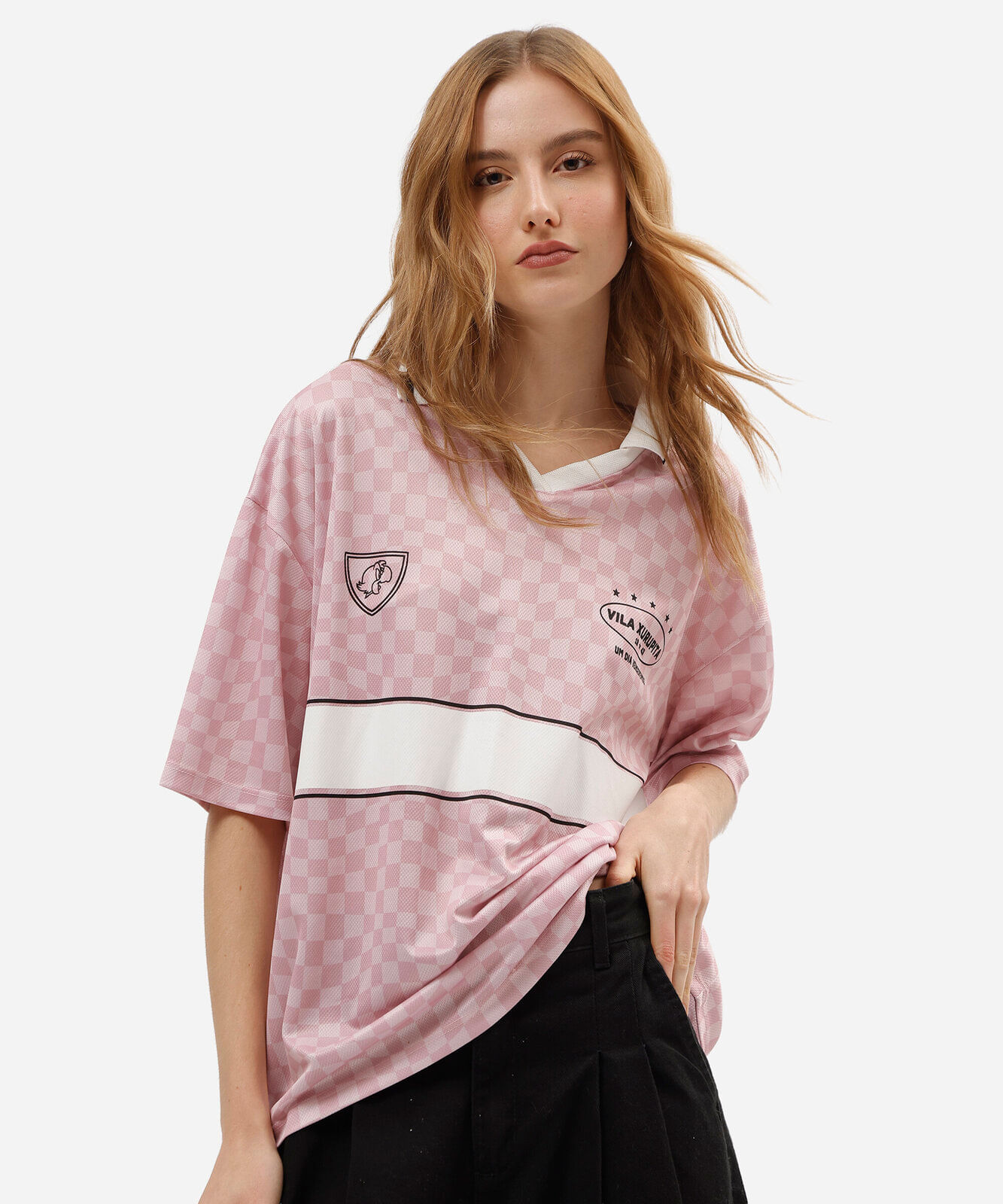 camiseta feminina com gola zé carioca xadrez rosa