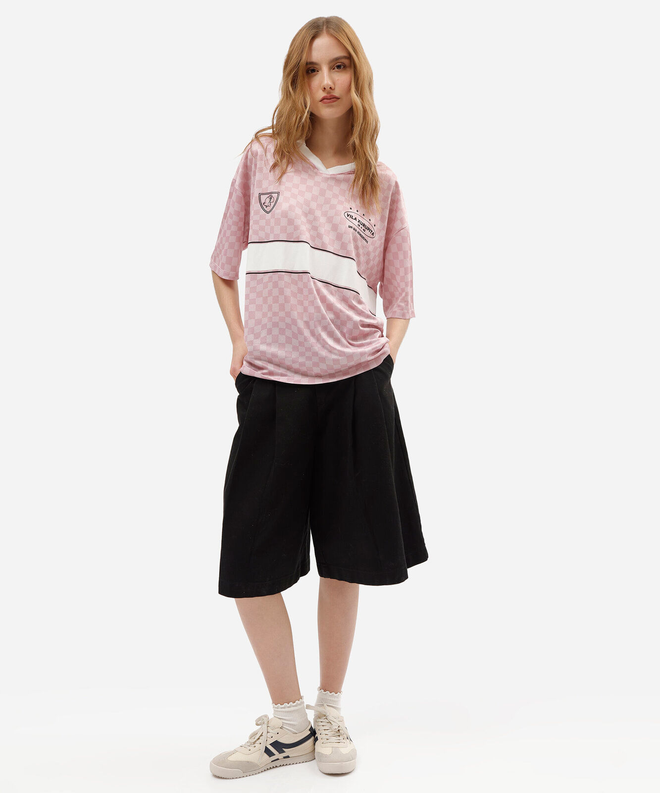 camiseta feminina com gola zé carioca xadrez rosa
