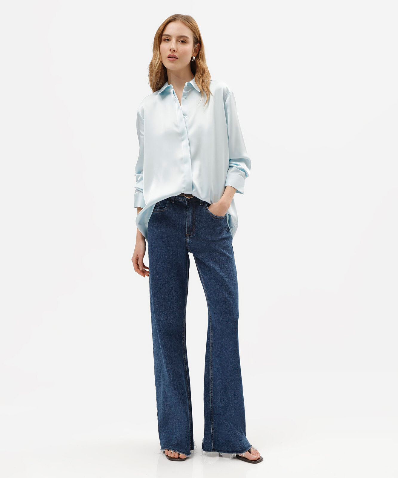 camisa feminina acetinada oversized azul