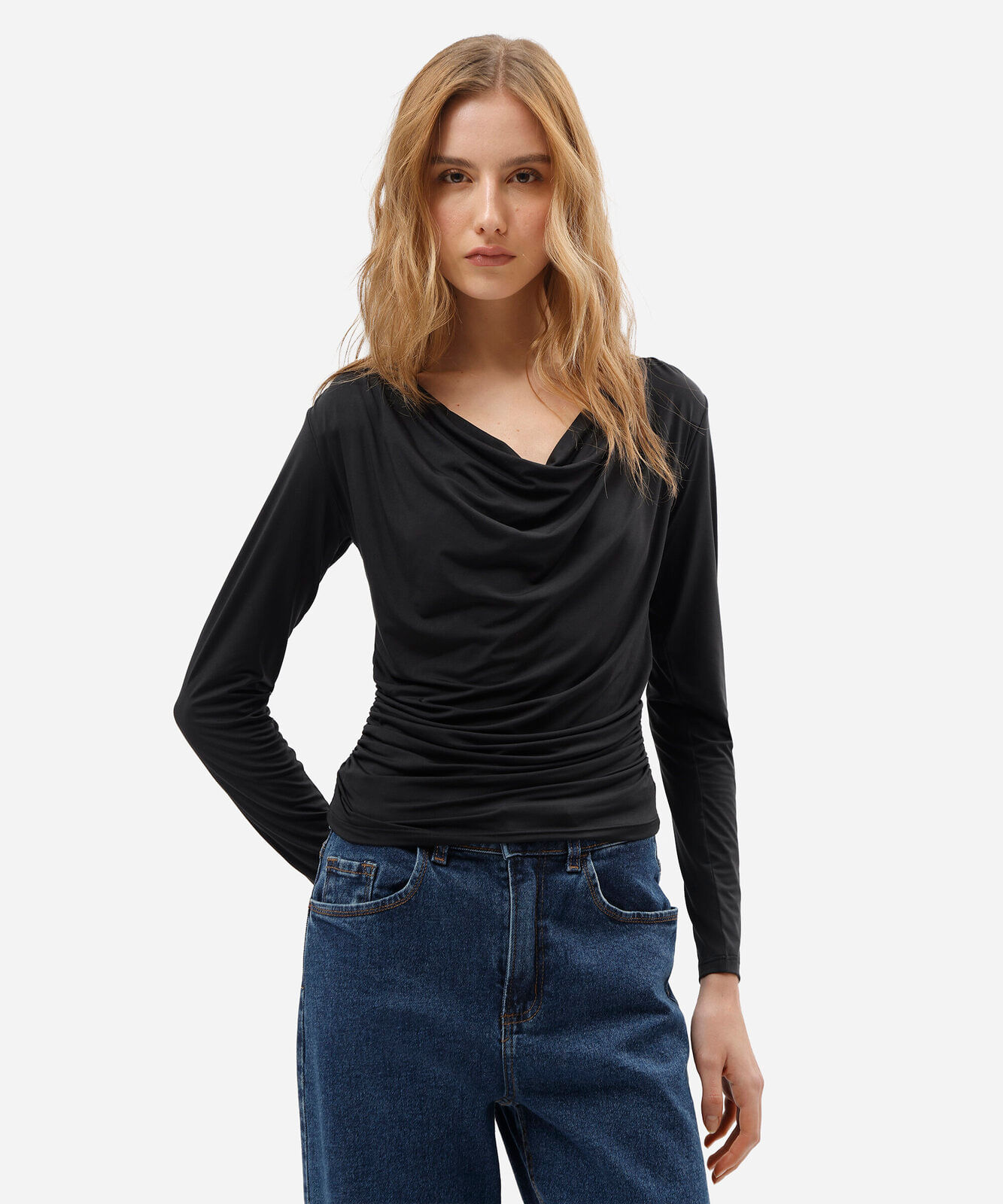 blusa feminina decote degagê manga longa preta