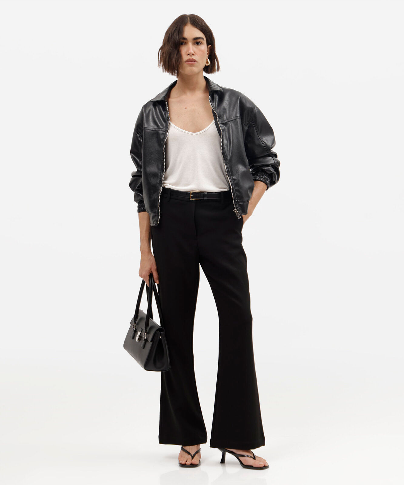 calça flare feminina de alfaiataria preta