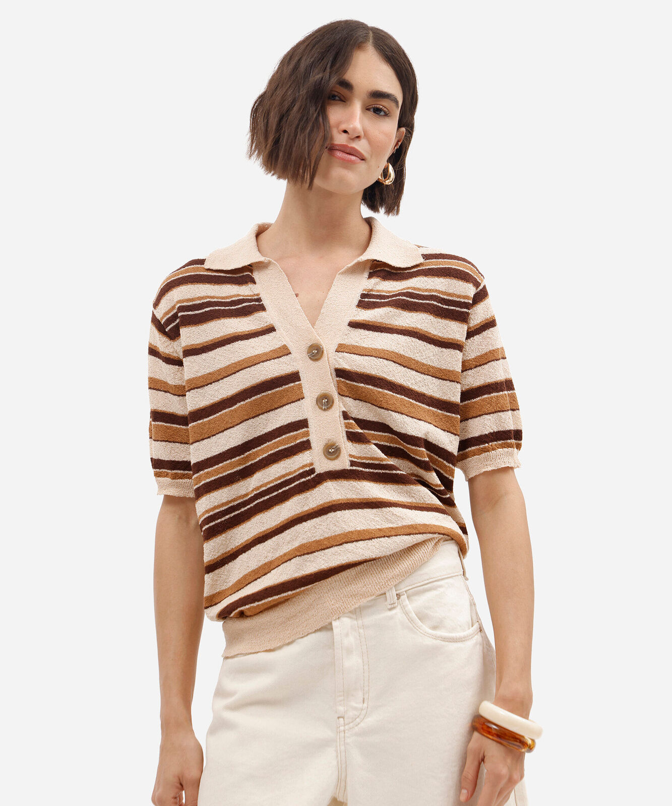 polo feminina de tricot manga curta listrada bege