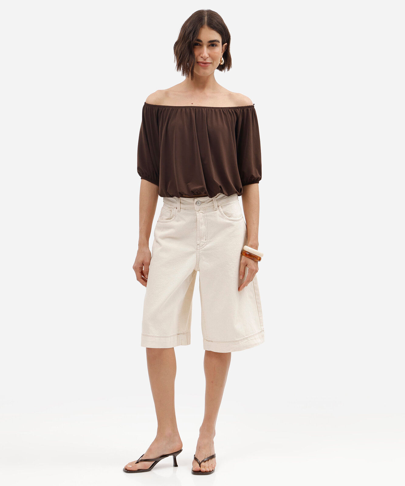 blusa feminina decote canoa manga bufante marrom