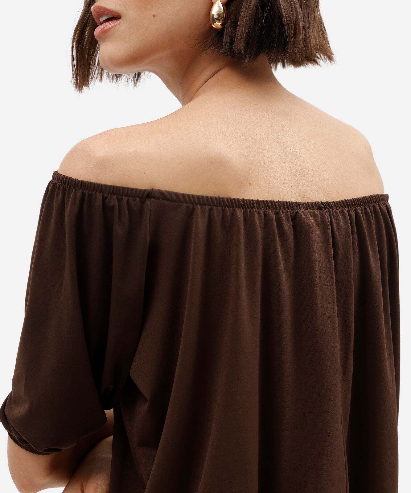 blusa feminina decote canoa manga bufante marrom