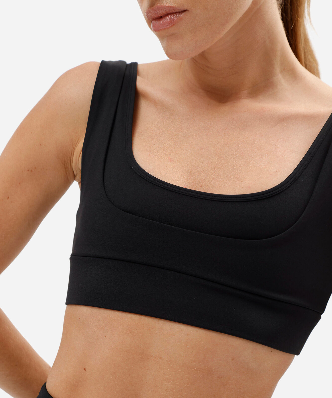top esportivo feminino de poliamida decote quadrado preto