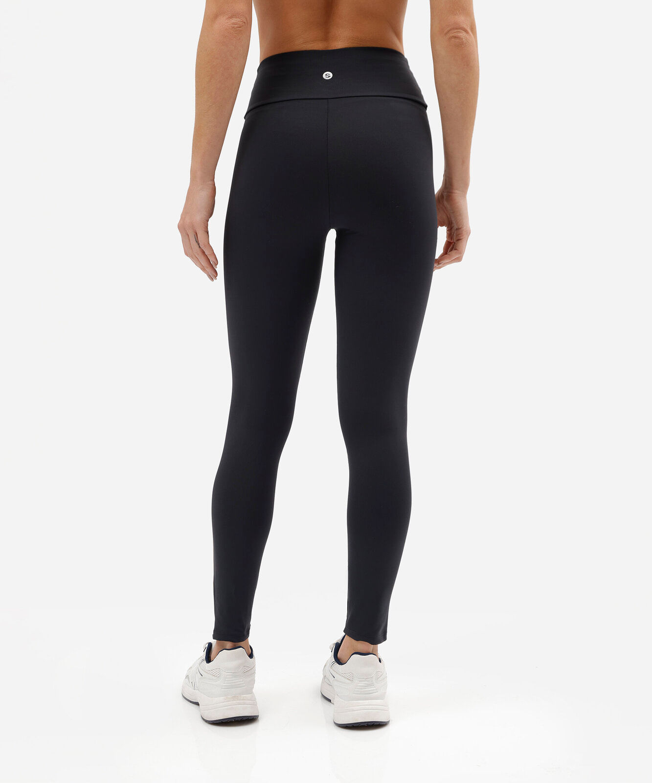 calça legging esportiva feminina de poliamida com viés preta