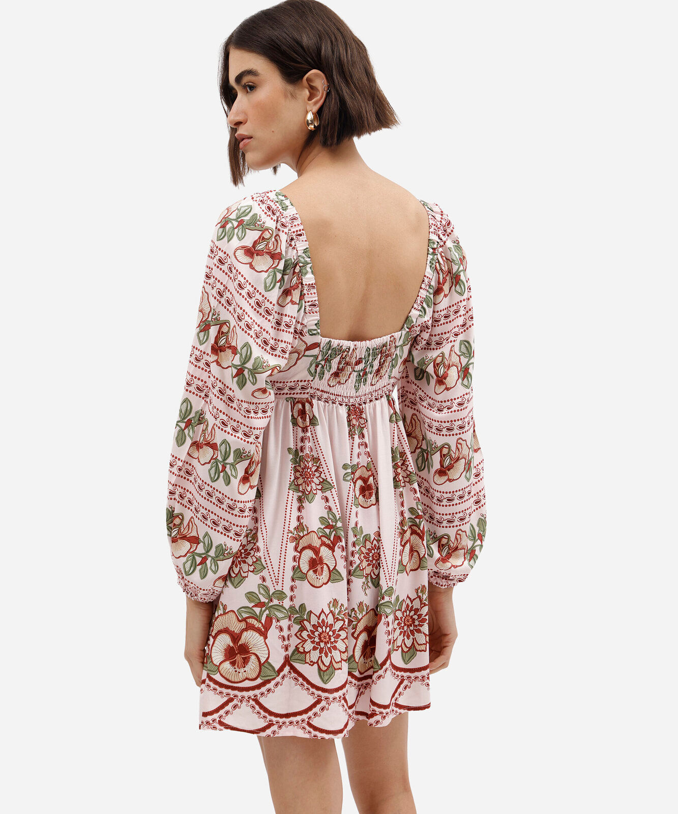 vestido curto feminino de viscose manga bufante floral rosa