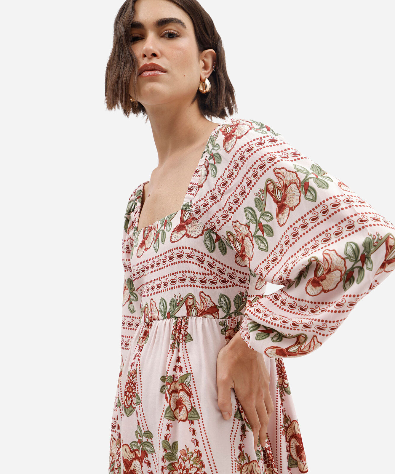 vestido curto feminino de viscose manga bufante floral rosa