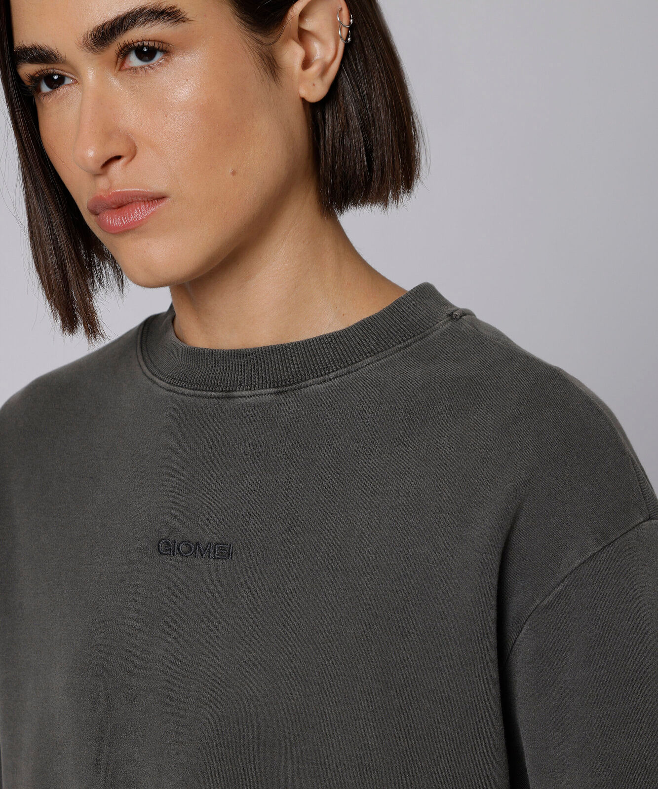 camiseta oversized feminina de algodão manga curta estonada mindset giomei cinza