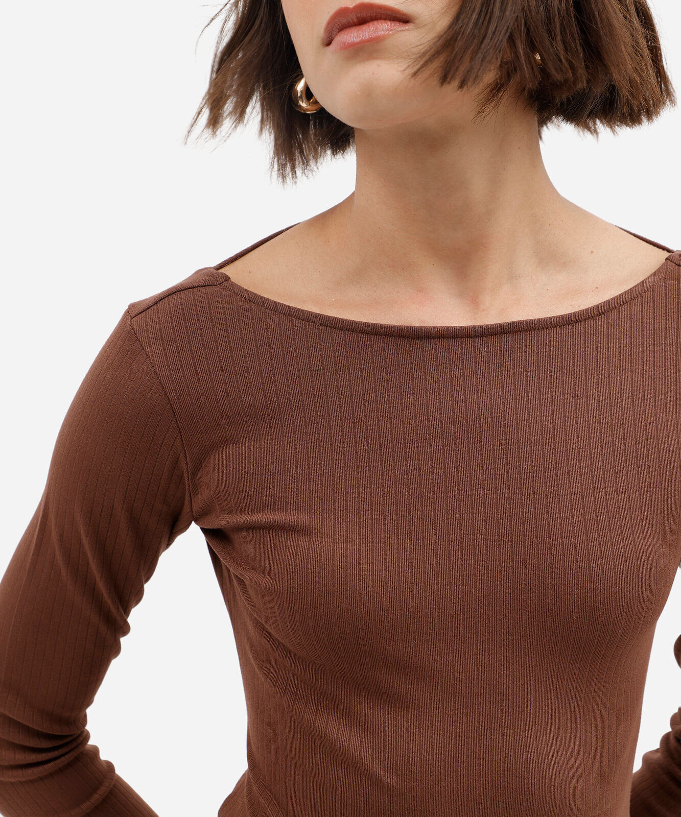 body feminino de viscose decote costas manga longa canelado marrom