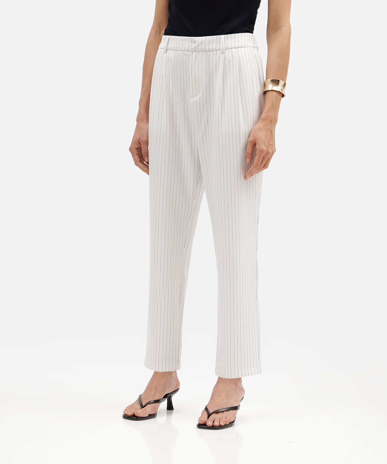 calça de alfaiataria feminina cós elástico com pregas risca de giz off white