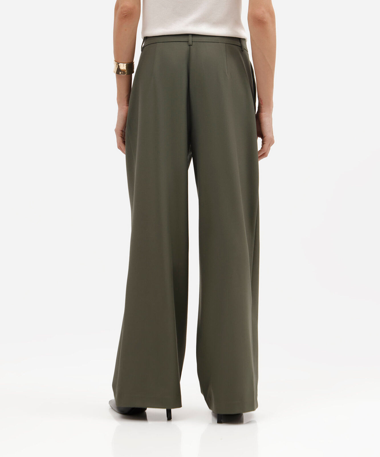 calça wide leg de alfaiataria feminina com pregas cintura alta verde