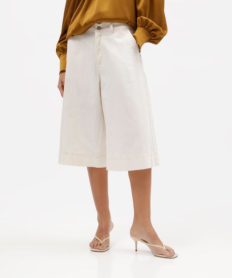 bermuda jorts feminina de sarja com pregas off white
