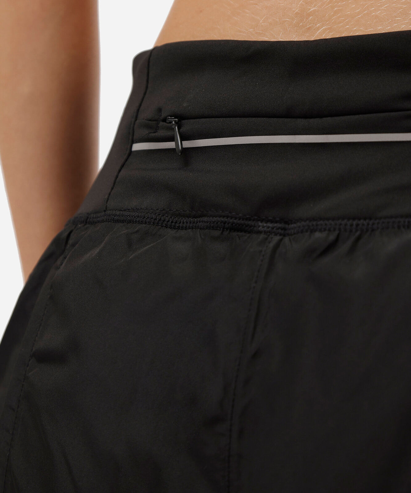 short esportivo feminino de poliamida com bermuda interna preto
