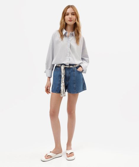 short feminino jeans com recorte e lenço cintura alta azul