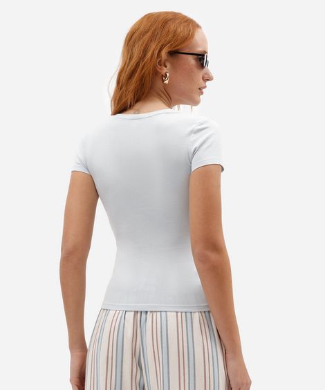 camiseta básica feminina de algodão com decote v azul