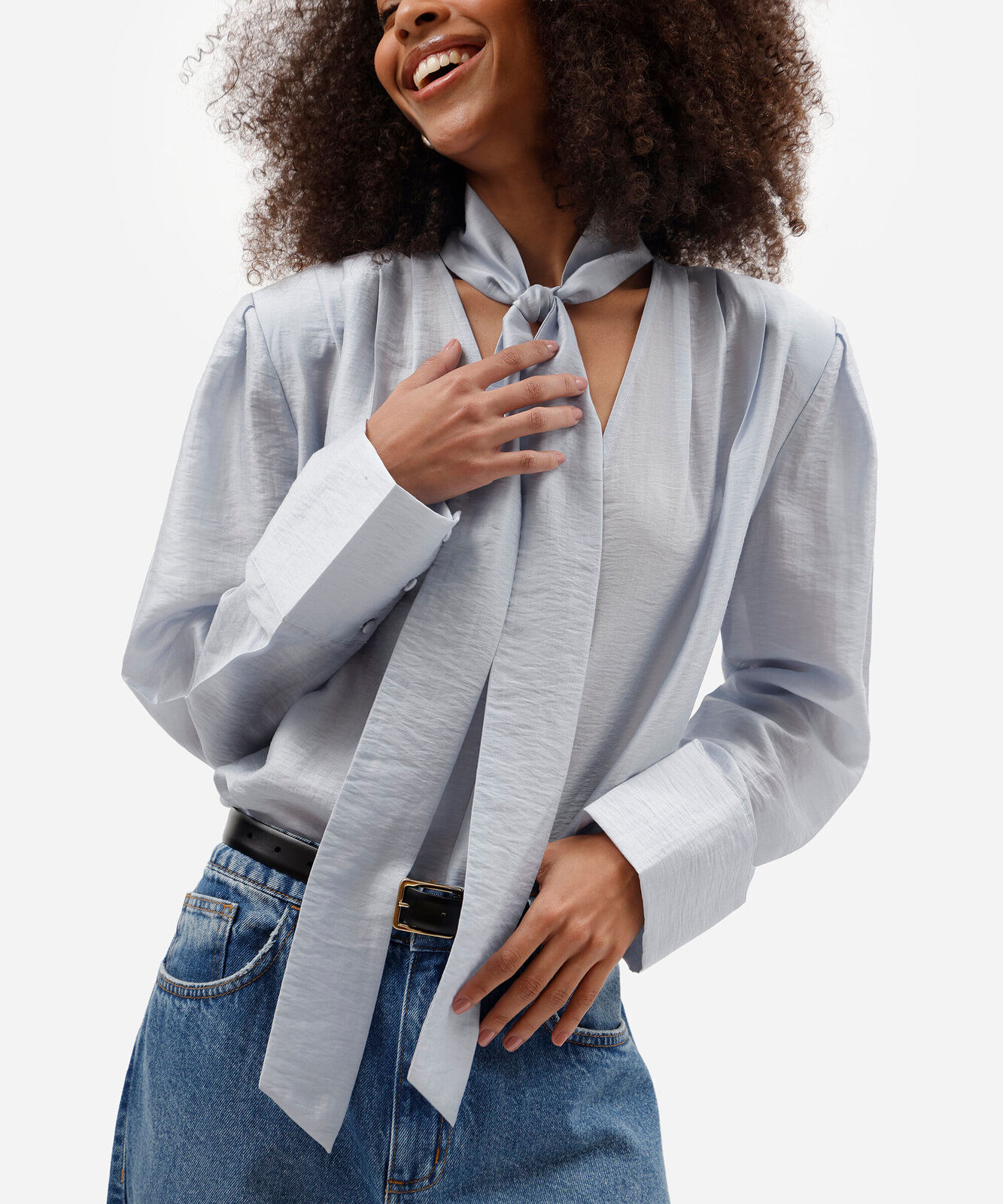 blusa feminina com liocel gola laço manga longa texturizada azul