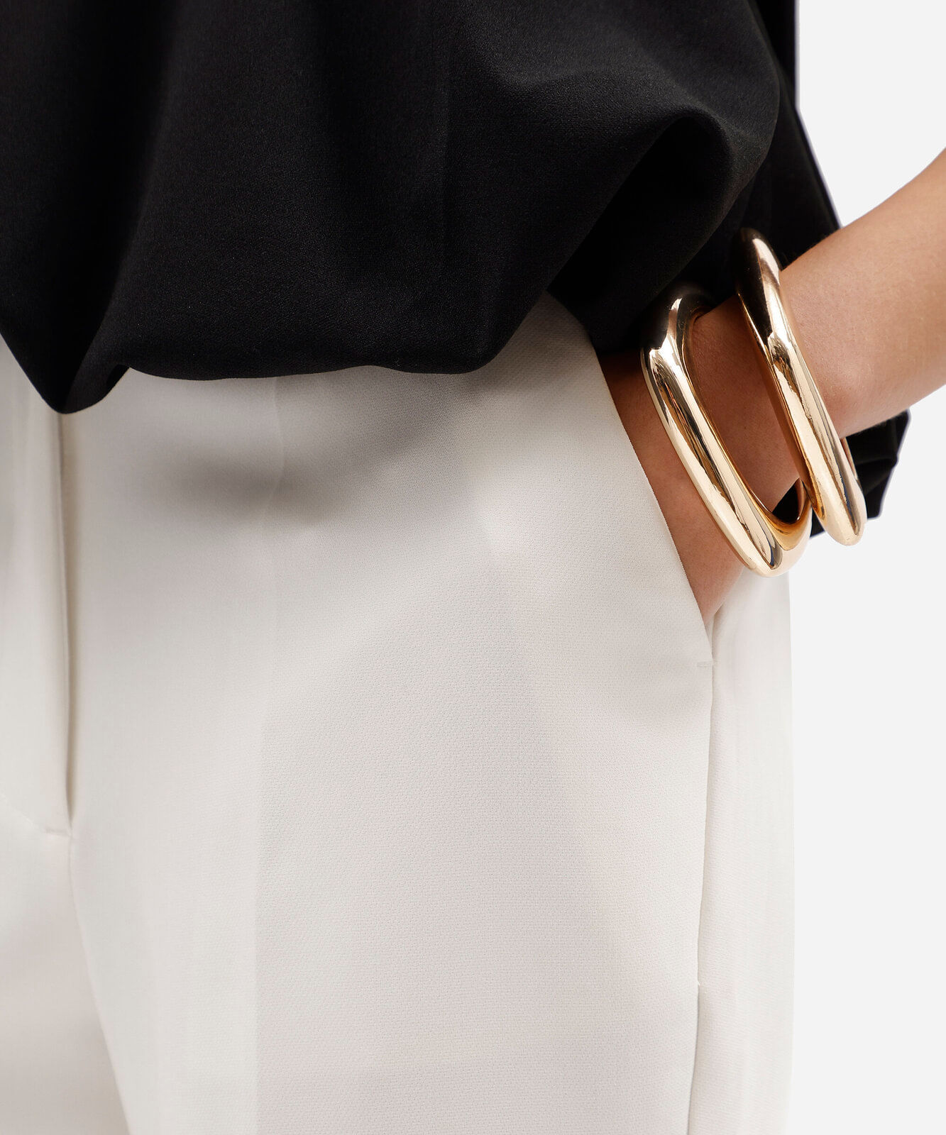 calça flare feminina de alfaiataria com cinto off white