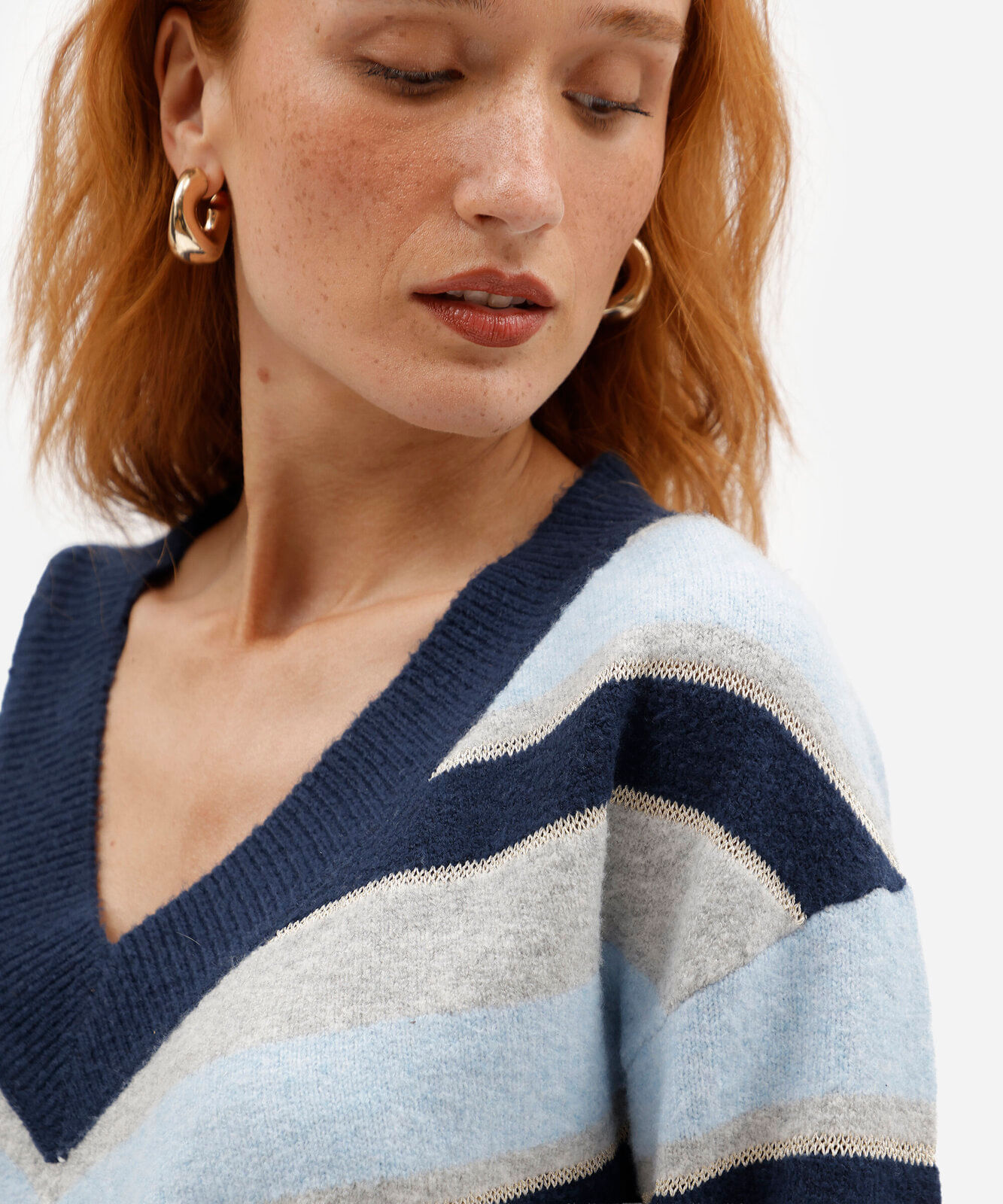 suéter feminino de tricot decote v listrado azul