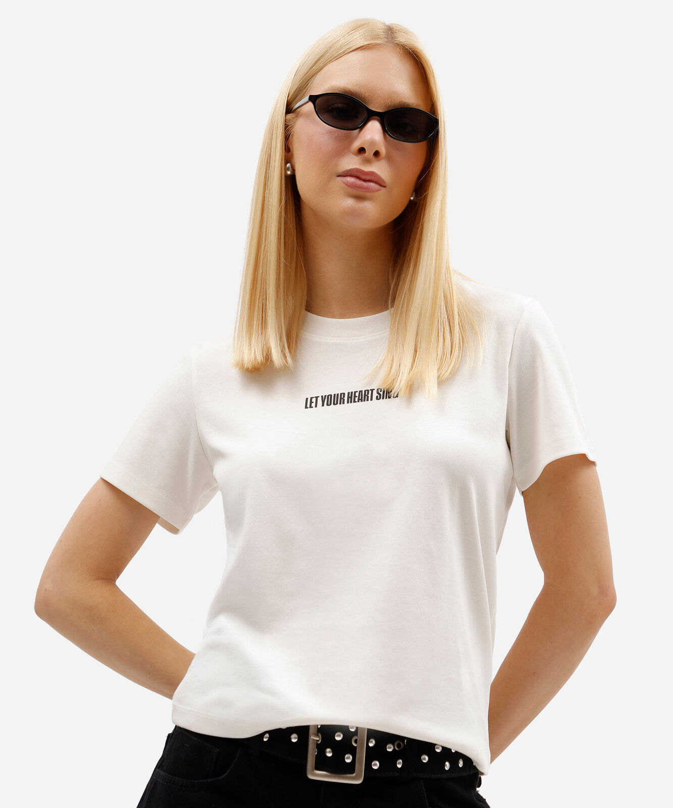 camiseta feminina de algodão peruano manga curta estampada off white
