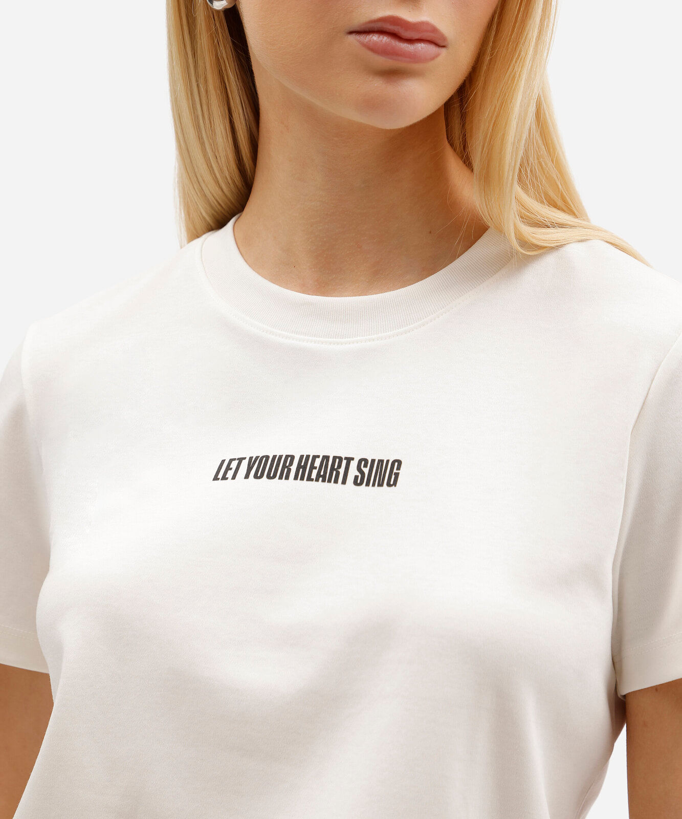 camiseta feminina de algodão peruano manga curta estampada off white