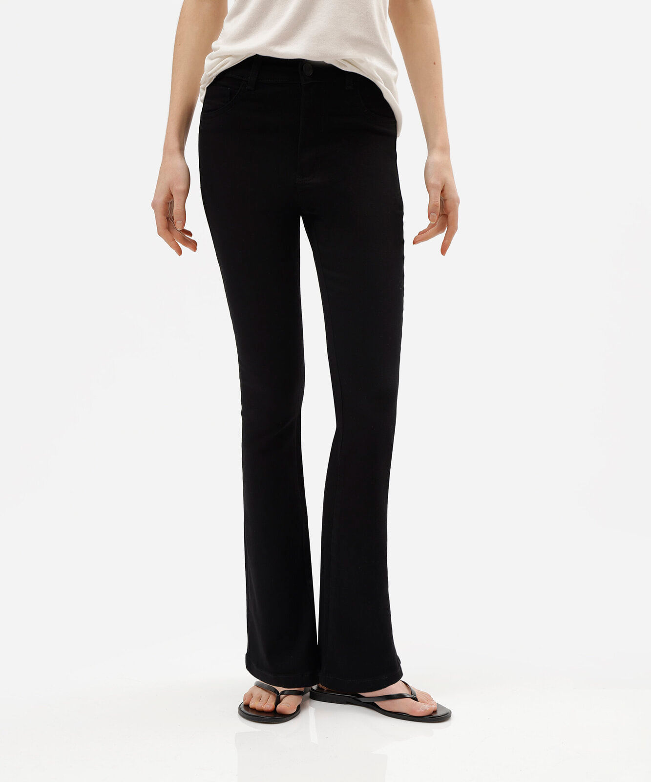 calça boot cut feminina de sarja cintura alta sawary preta