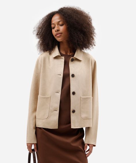 jaqueta feminina de suede com bolsos bege