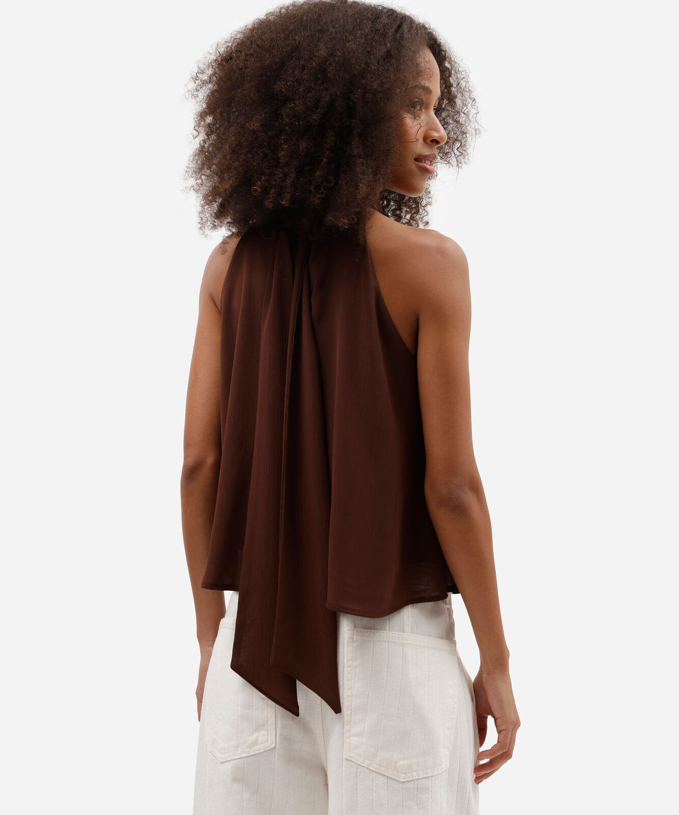 blusa feminina gola alta texturizada marrom