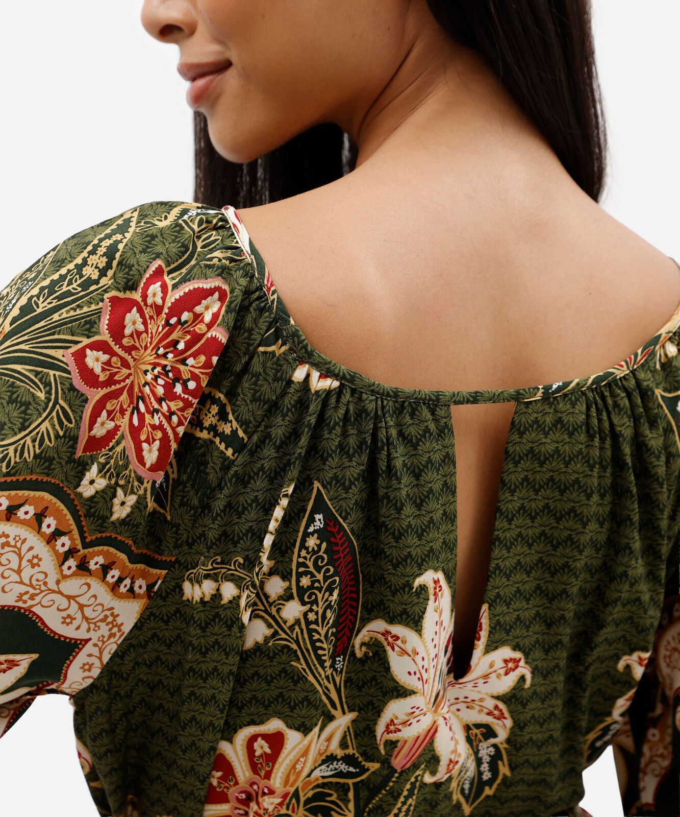 vestido curto feminino de viscose com faixa floral verde