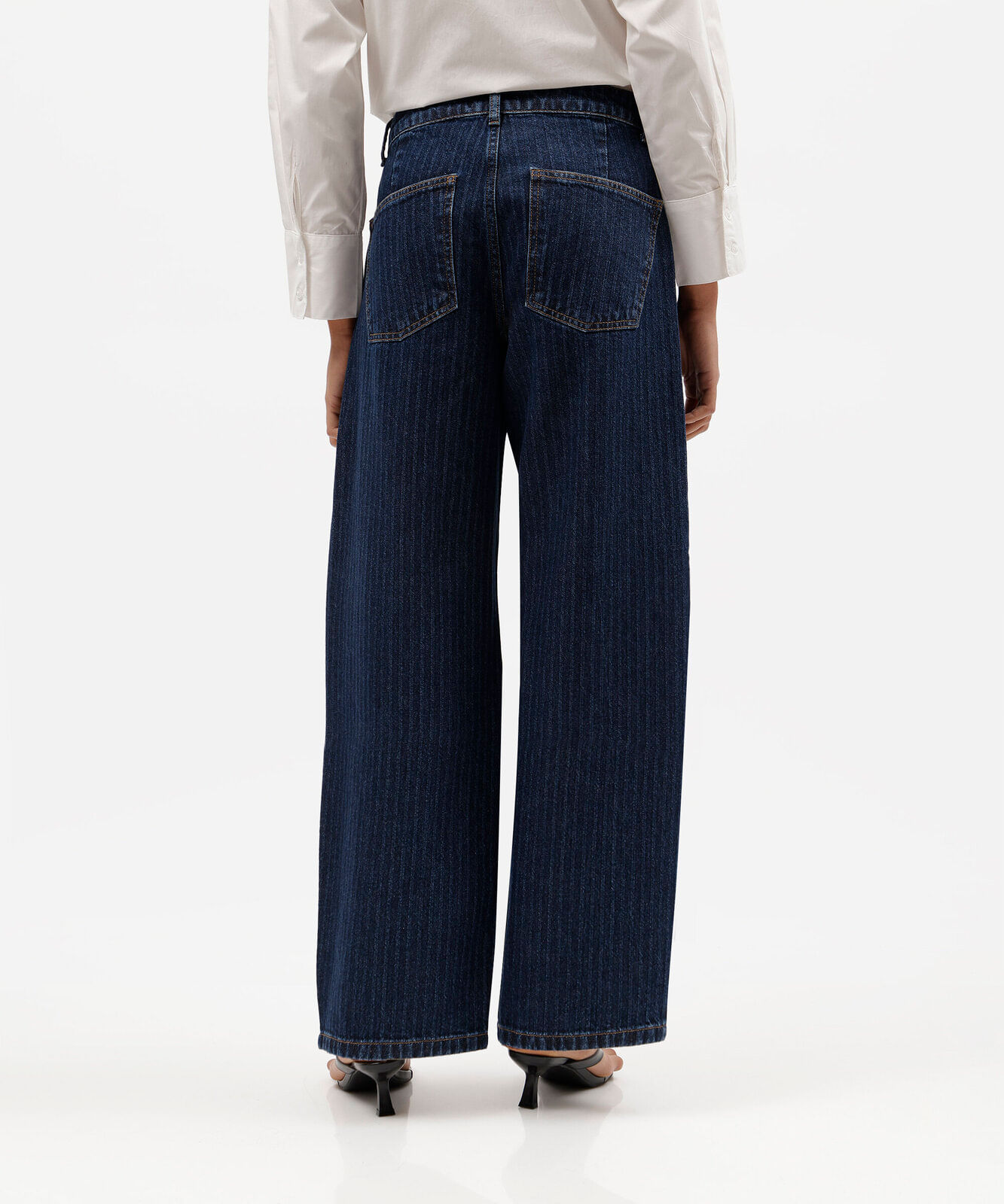 calça balloon feminina jeans cintura média com pregas listrada azul