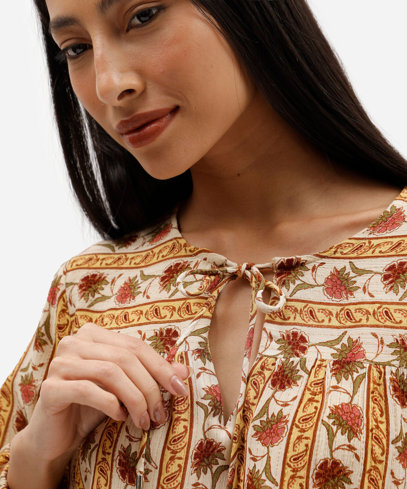 bata feminina de viscose com lurex manga longa amarela