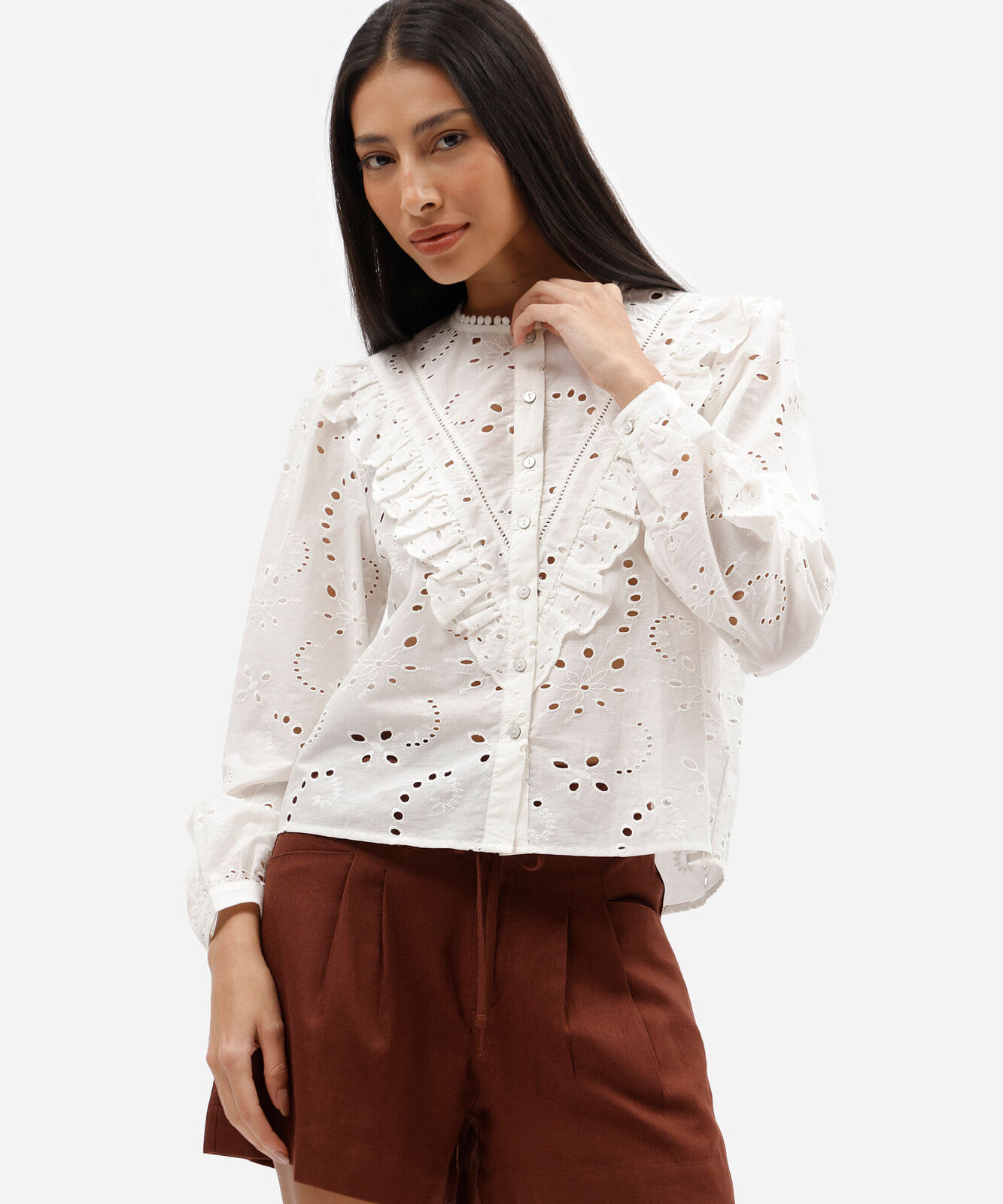 camisa feminina de laise manga longa com babado off white