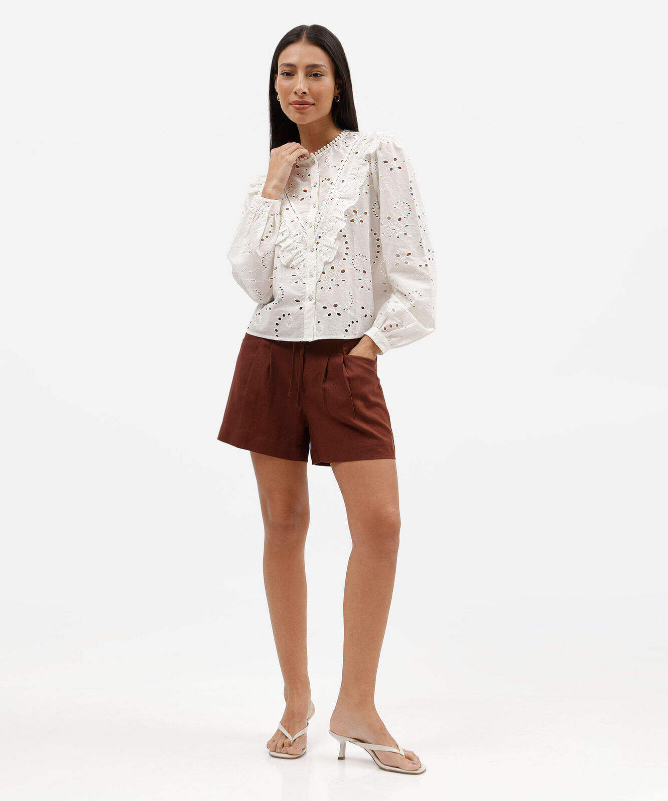 camisa feminina de laise manga longa com babado off white