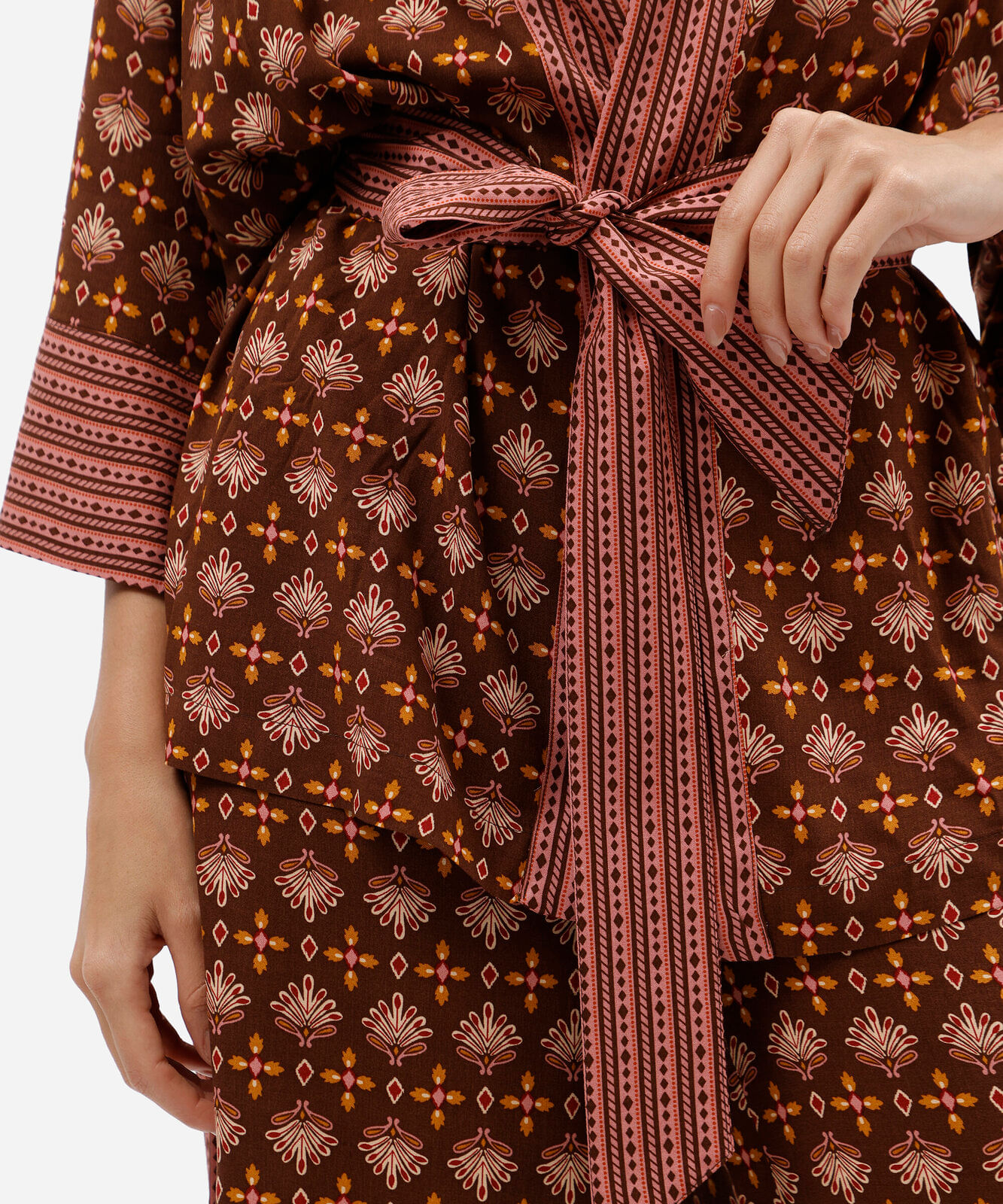 kimono feminino de viscose étnica com amarração marrom