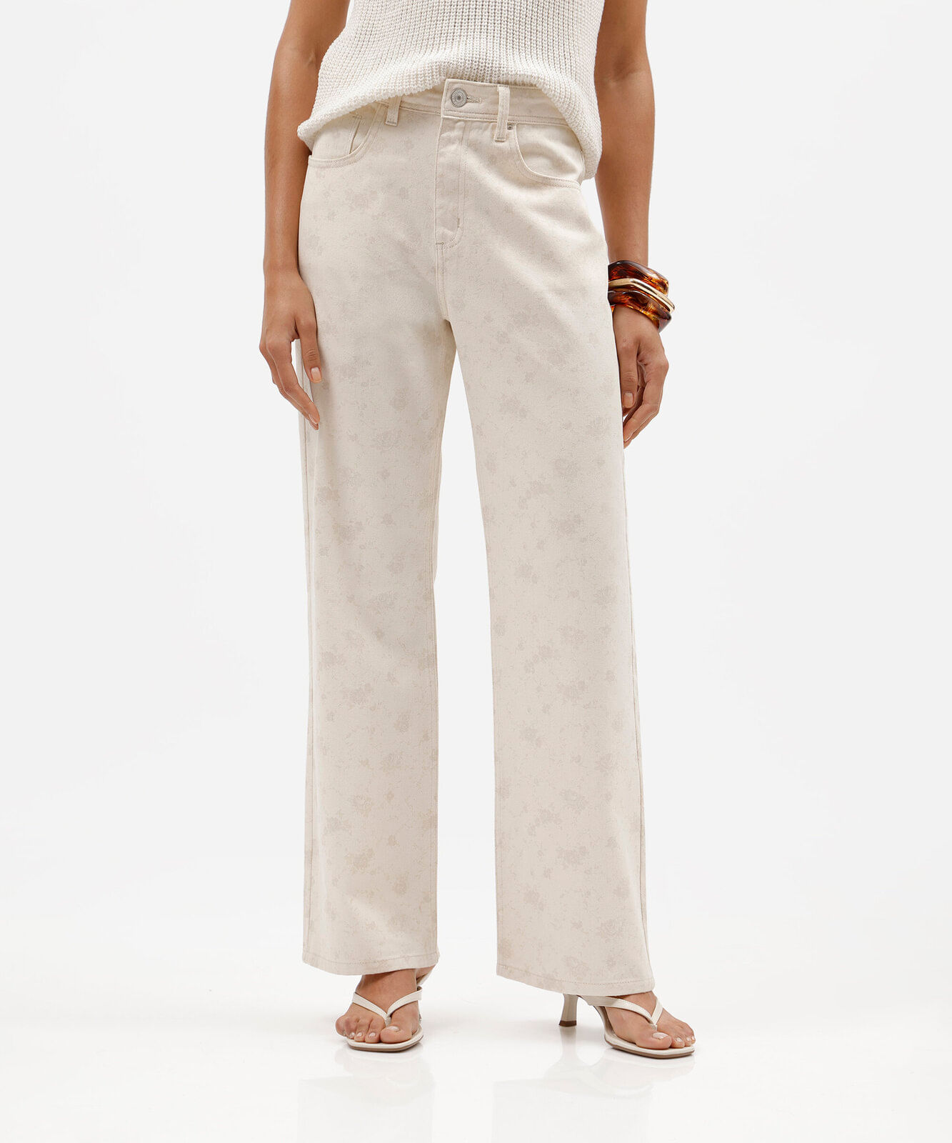 calça wide leg slim feminina de sarja floral bege