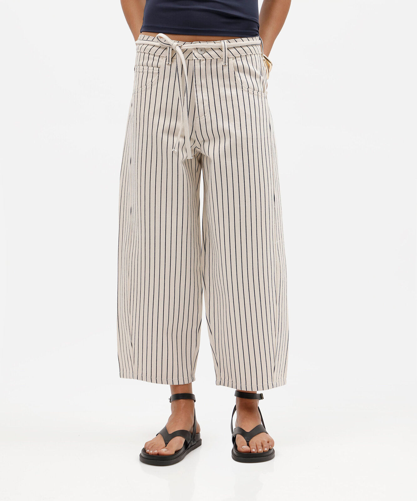 calça balloon cropped feminina de sarja com cordão cintura média listrada bege