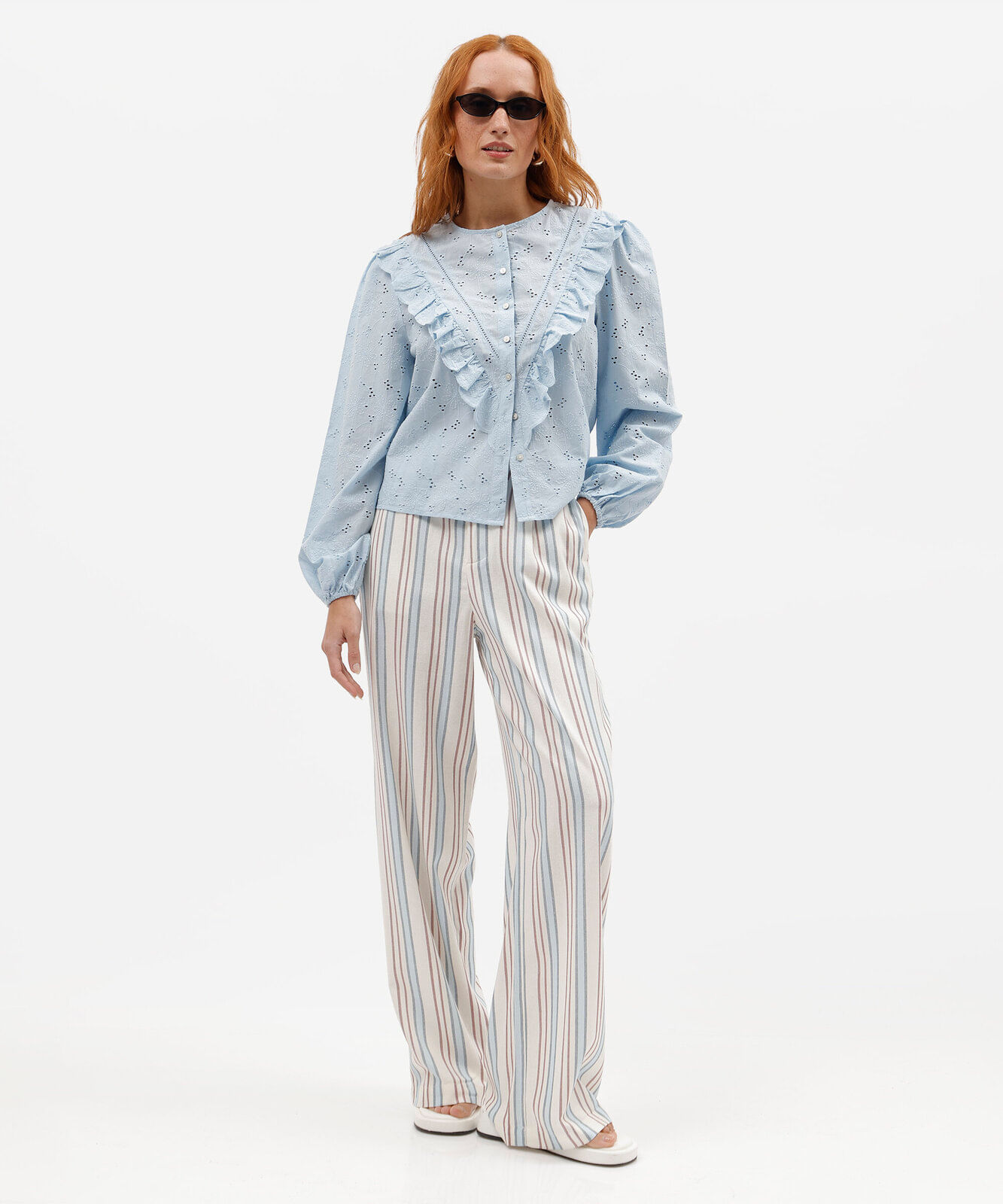 camisa feminina de laise manga longa com babado azul