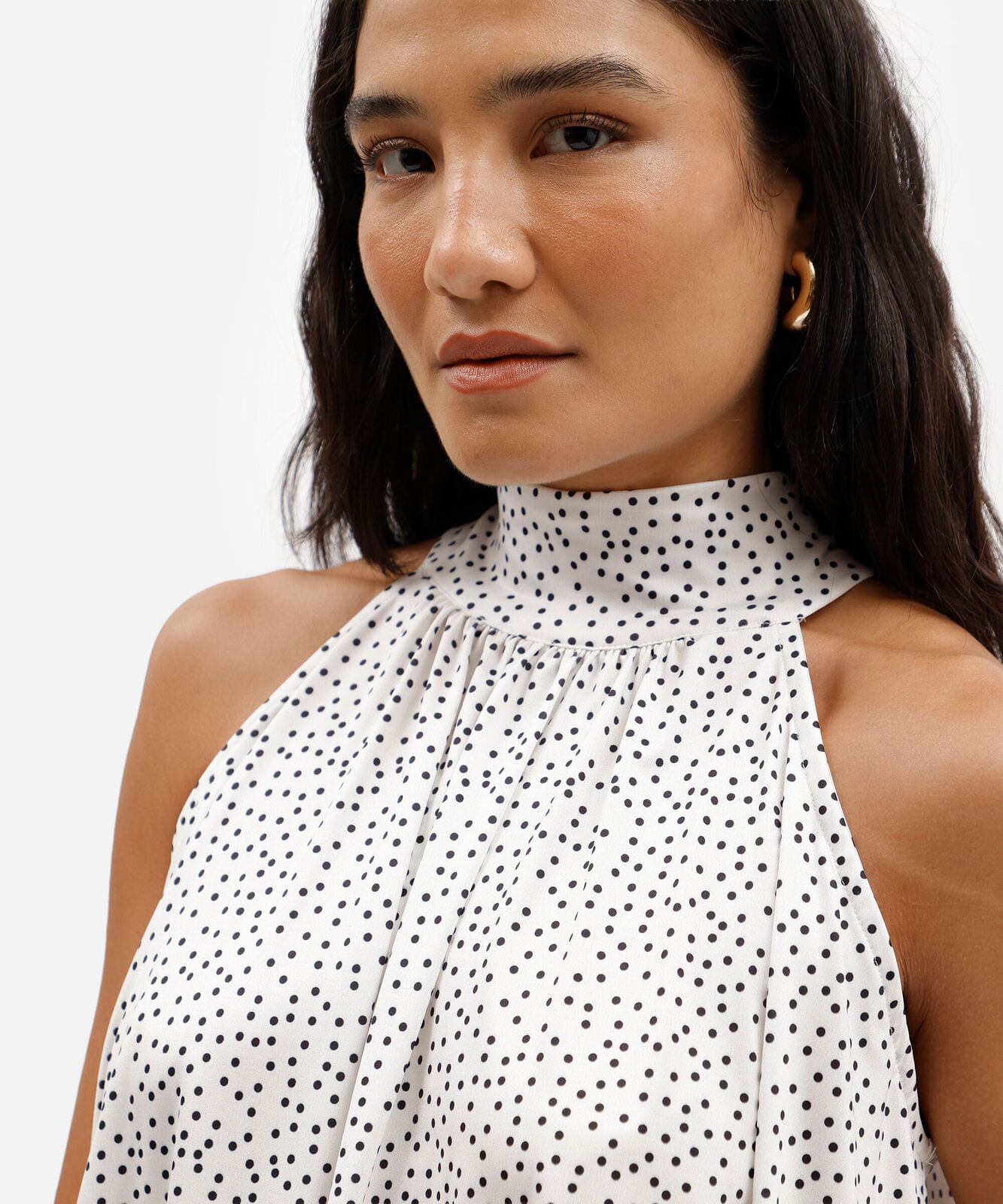 blusa feminina gola alta poá off white