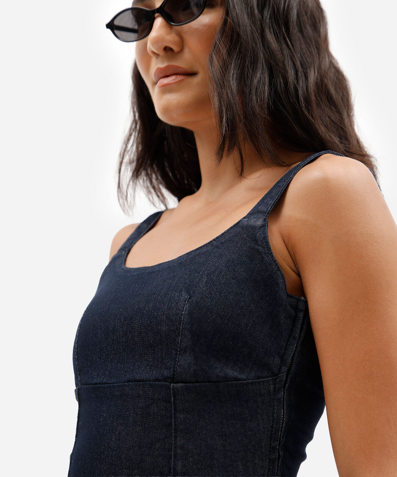 vestido curto feminino jeans com recortes e fenda azul