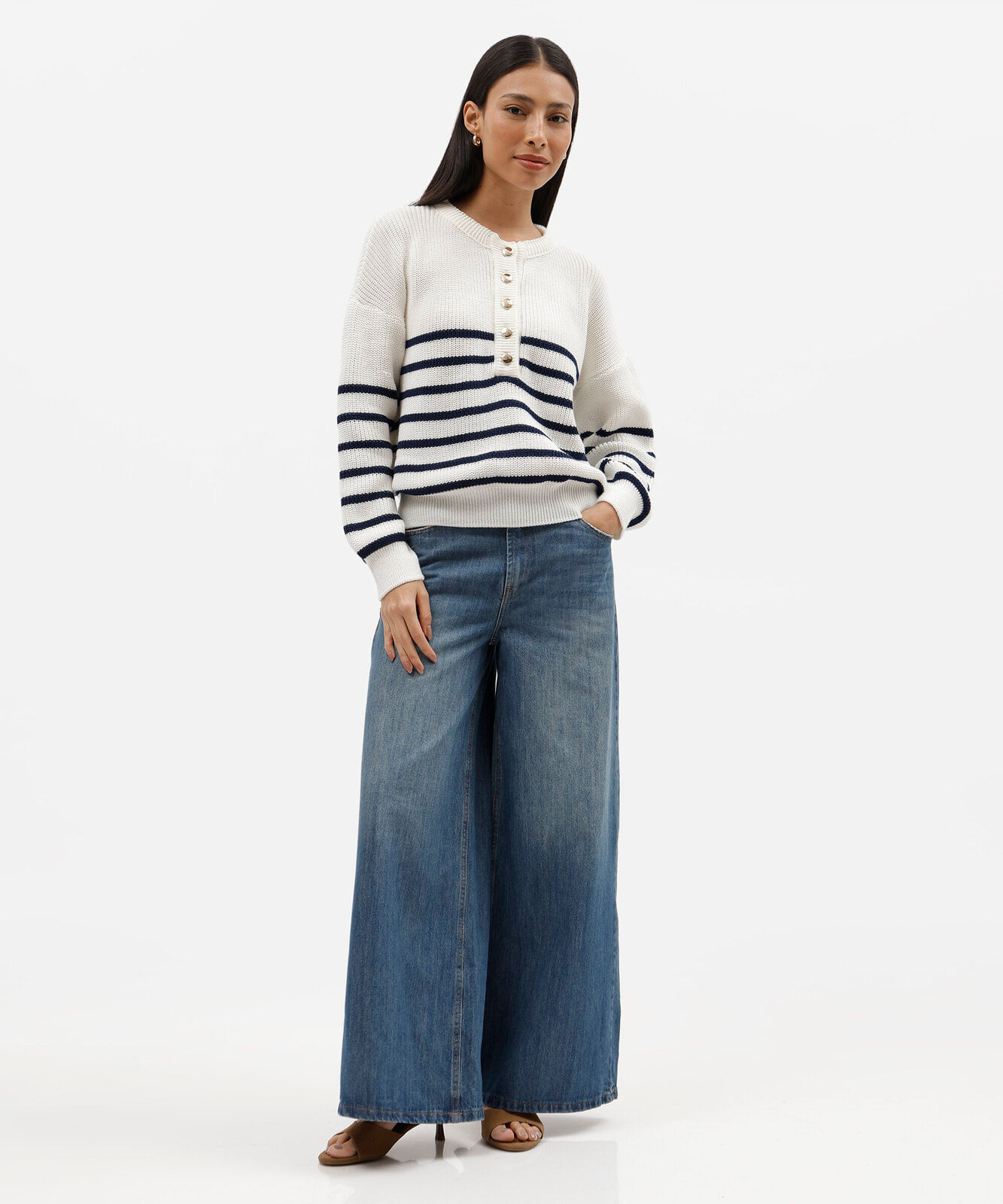 suéter feminino de tricot com botão listrado azul