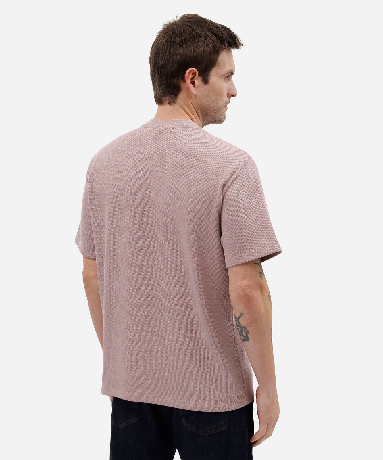 camiseta masculina com algodão manga gola henley texturizada lilás