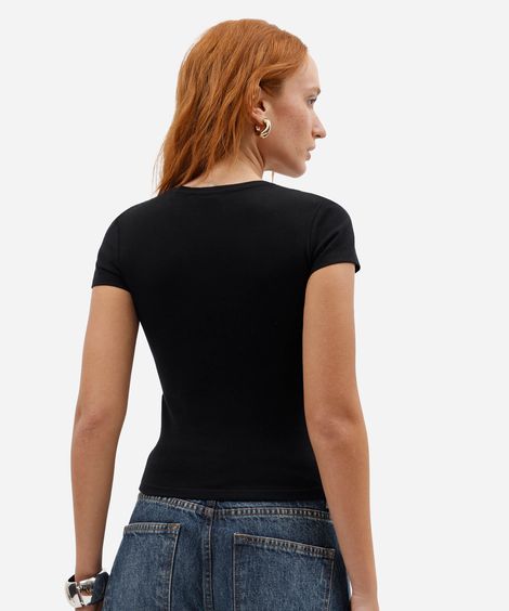 camiseta básica feminina de algodão com decote v preta